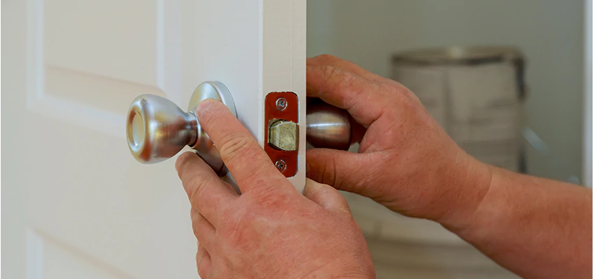 AAA Locksmiths For lock Replacement in Alameda, California